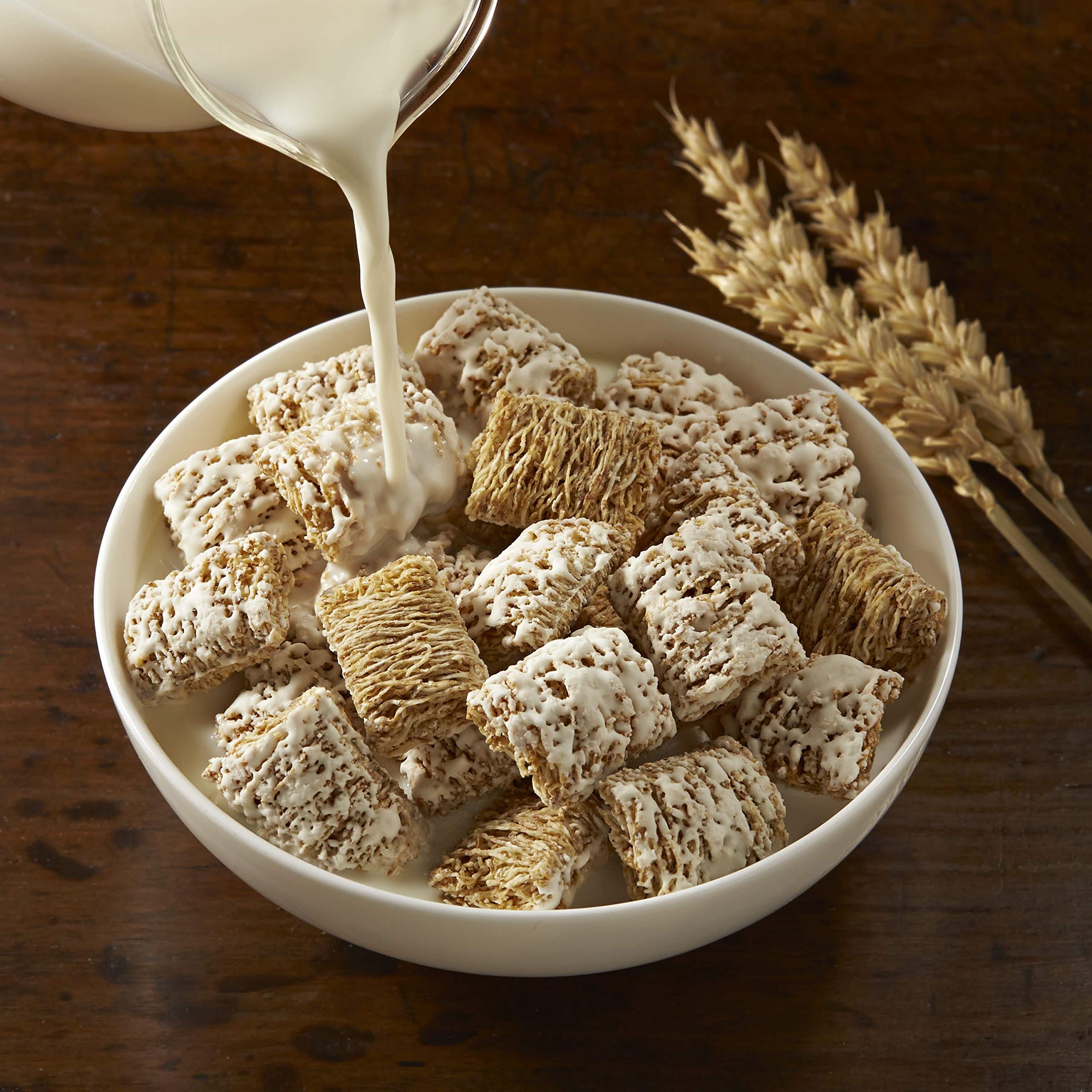 Nutritious Kellogg's Frosted Mini-Wheats Cold Breakfast Cereal, Whole Grain, High Fiber Cereal, Kids Snacks
